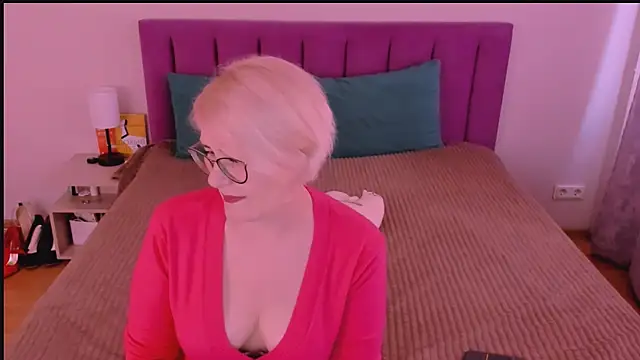Snapshot of sabrinamacmarren chatting on September 29, 2025, 2:01 pm sabrinamacmarren online show from September 29, 2025, 2:01 pm