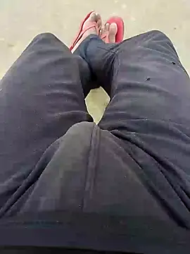 Snapshot of bigh96dik chatting on December 3, 2024, 5:15 am bigh96dik online show from December 3, 2024, 5:15 am