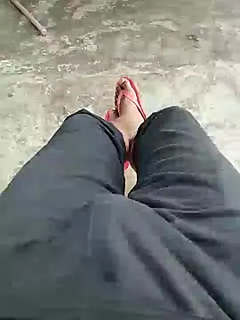 Snapshot of bigh96dik chatting on February 19, 2025, 5:05 am bigh96dik online show from February 19, 2025, 5:05 am