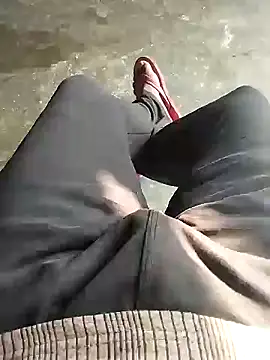 Snapshot of bigh96dik chatting on December 2, 2024, 4:37 am bigh96dik online show from December 2, 2024, 4:37 am