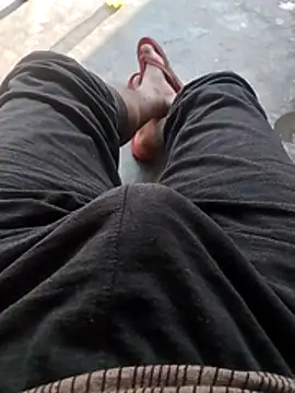 bigh96dik online show from December 4, 2025, 3:38 am