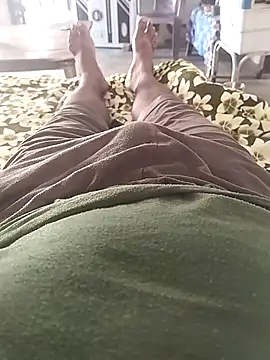 Snapshot of bigh96dik chatting on October 17, 2025, 2:26 am bigh96dik online show from October 17, 2025, 2:26 am