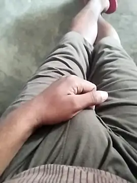 bigh96dik online show from December 14, 2025, 4:40 am