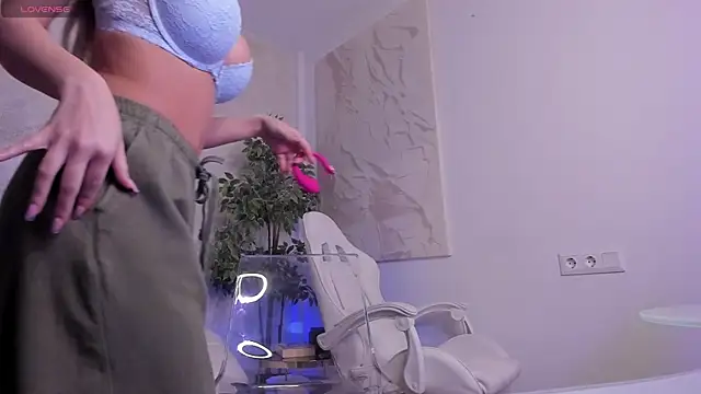 lissababe1 online show from April 8, 2026, 11:06 pm