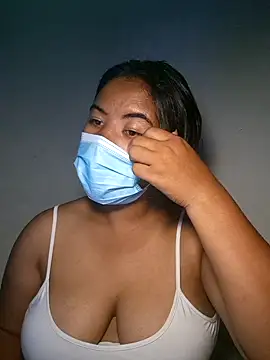 Snapshot of Artinah22 chatting on February 16, 2026, 10:07 pm Artinah22 online show from February 16, 2026, 10:07 pm