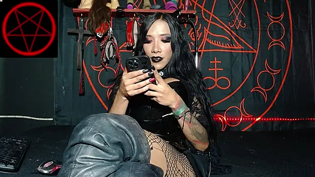 Snapshot of Depresion_Black chatting on December 11, 2024, 7:14 pm Depresion Black online show from December 11, 2024, 7:14 pm