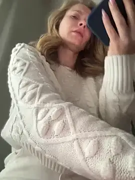Snapshot of AnastasiaAniess chatting on March 22, 2025, 9:24 am AnastasiaAniess online show from March 22, 2025, 9:24 am