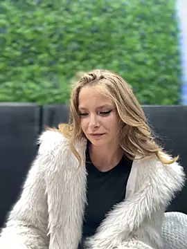 Snapshot of AnastasiaAniess chatting on October 4, 2025, 6:31 pm AnastasiaAniess online show from October 4, 2025, 6:31 pm