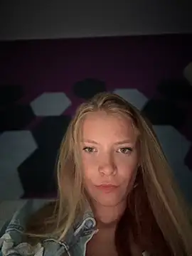 Snapshot of AnastasiaAniess chatting on September 20, 2025, 5:18 pm AnastasiaAniess online show from September 20, 2025, 5:18 pm
