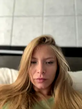 Snapshot of AnastasiaAniess chatting on October 7, 2025, 9:43 am AnastasiaAniess online show from October 7, 2025, 9:43 am