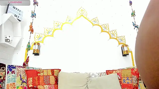 LadyNahir online show from February 15, 2026, 6:36 am