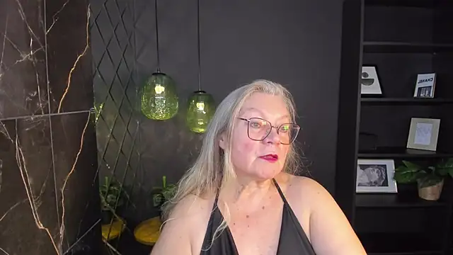 NataliMellow online show from November 17, 2025, 1:15 pm