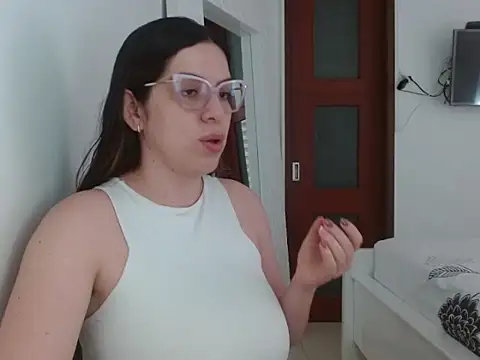 ashlymoon online show from March 23, 2026, 5:13 pm