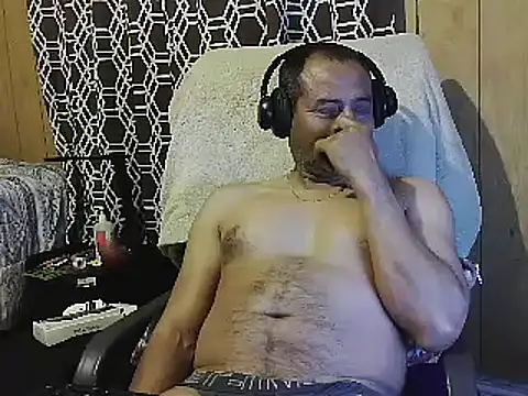 dantehot2020 online show from February 9, 2025, 8:32 am