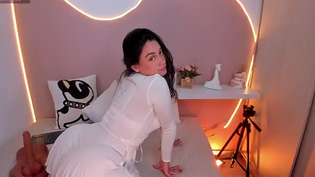 Snapshot of EllieMitchell chatting on January 24, 2025, 3:45 pm EllieMitchell online show from January 24, 2025, 3:45 pm