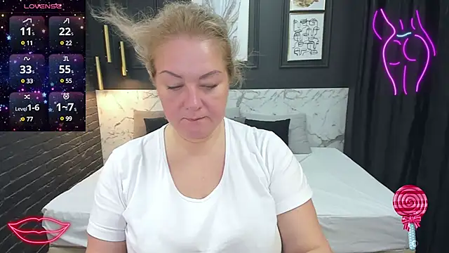 Snapshot of JenniferLight chatting on March 7, 2025, 8:33 pm JenniferLight online show from March 7, 2025, 8:33 pm