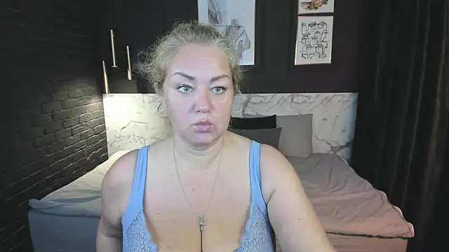 Snapshot of JenniferLight chatting on October 18, 2025, 5:09 am JenniferLight online show from October 18, 2025, 5:09 am