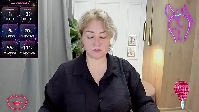 Snapshot of JenniferLight chatting on March 13, 2025, 5:22 am JenniferLight online show from March 13, 2025, 5:22 am