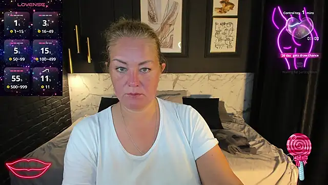 Snapshot of JenniferLight chatting on September 10, 2025, 5:17 am JenniferLight online show from September 10, 2025, 5:17 am