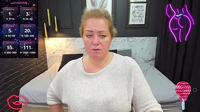 Snapshot of JenniferLight chatting on March 6, 2025, 8:16 pm JenniferLight online show from March 6, 2025, 8:16 pm