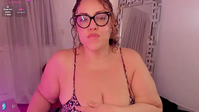 Snapshot of Cherryboobss chatting on March 4, 2025, 1:34 am Cherryboobss online show from March 4, 2025, 1:34 am