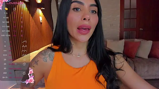 Sarah Stone  online show from September 12, 2025, 9:25 pm