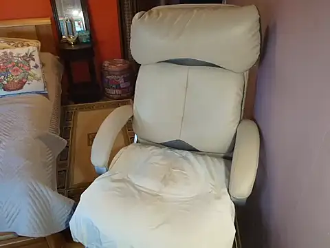 Snapshot of sexymaturestyle chatting on March 1, 2026, 1:33 pm sexymaturestyle online show from March 1, 2026, 1:33 pm