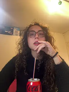 ladyturtle online show from May 15, 2026, 7:34 pm