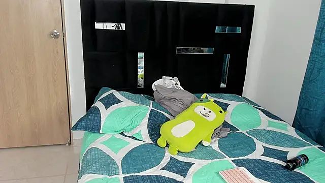 Snapshot of Dimitrixxx__ chatting on September 26, 2025, 10:27 pm Dimitrixxx   online show from September 26, 2025, 10:27 pm