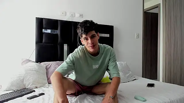Snapshot of Dimitrixxx__ chatting on January 20, 2025, 2:25 pm Dimitrixxx   online show from January 20, 2025, 2:25 pm