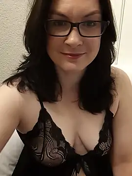 DesreRose online show from August 10, 2026, 12:06 am