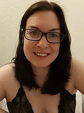 DesreRose online show from June 29, 2026, 10:31 pm