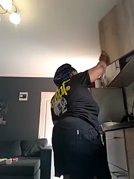 SWEETDOLLY29XX online show from October 19, 2025, 8:28 am