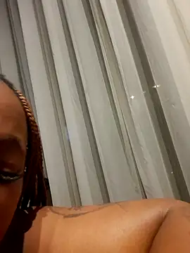 SWEETDOLLY29XX online show from March 27, 2026, 8:32 pm