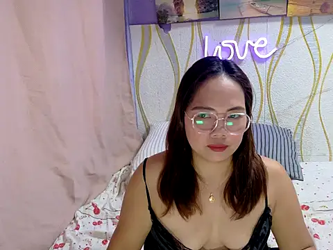 Snapshot of BURBERRY69 chatting on February 24, 2026, 2:12 am BURBERRY69 online show from February 24, 2026, 2:12 am