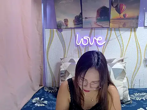 Snapshot of BURBERRY69 chatting on February 10, 2026, 2:54 am BURBERRY69 online show from February 10, 2026, 2:54 am