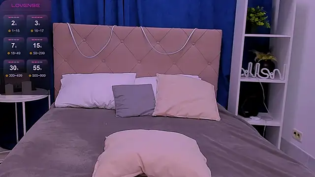 Janie JJ Curvie online show from March 3, 2026, 1:23 am