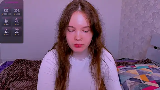 Janie JJ Curvie online show from April 18, 2026, 2:47 am