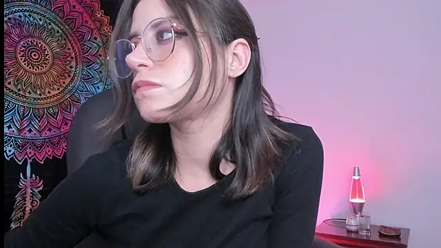Snapshot of HazelKush chatting on December 19, 2024, 8:34 pm HazelKush online show from December 19, 2024, 8:34 pm