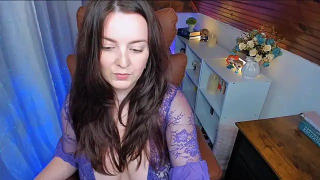 Snapshot of ErinMarshall chatting on September 18, 2025, 3:04 pm ErinMarshall online show from September 18, 2025, 3:04 pm