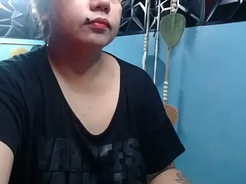 ambersmile online show from November 10, 2025, 9:53 pm