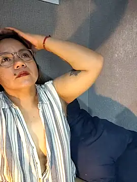 ambersmile online show from March 22, 2026, 9:49 pm