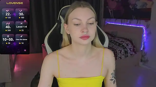 BiMolly online show from February 28, 2025, 9:23 pm