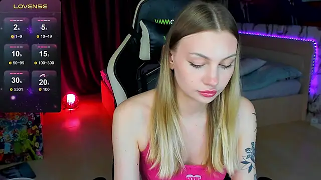 BiMolly online show from October 29, 2025, 3:38 am