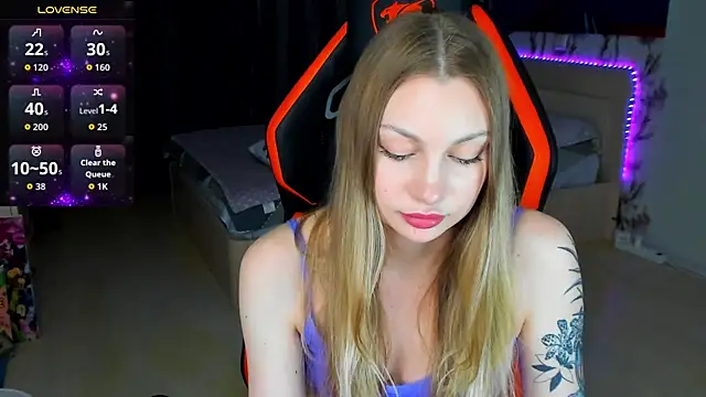 BiMolly online show from April 8, 2026, 11:50 pm