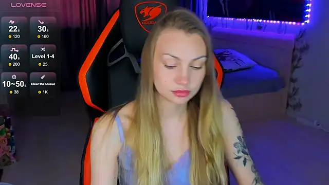 BiMolly online show from July 11, 2026, 3:23 pm