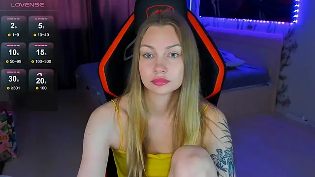 BiMolly online show from July 9, 2026, 1:32 pm