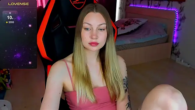 BiMolly online show from March 22, 2026, 7:43 am