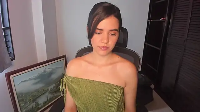 mia collins x online show from October 6, 2025, 8:31 pm