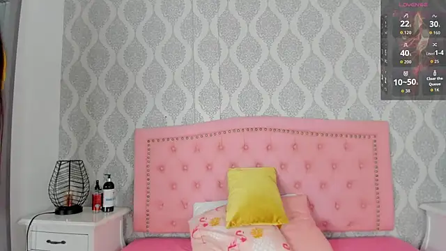Princsgirl  online show from June 17, 2026, 6:29 pm